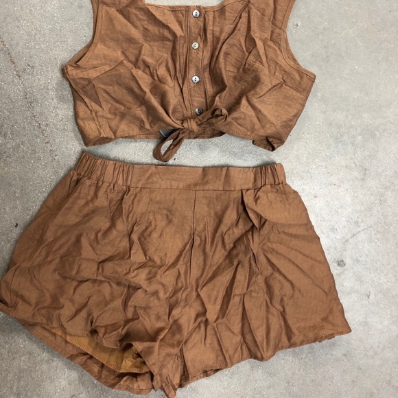 Two piece set - Picture 2 of 4